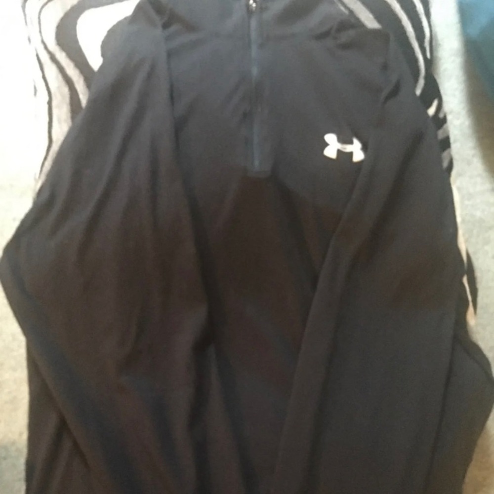 UNDER ARMOUR-long sleeve 1/2 zip top/boys